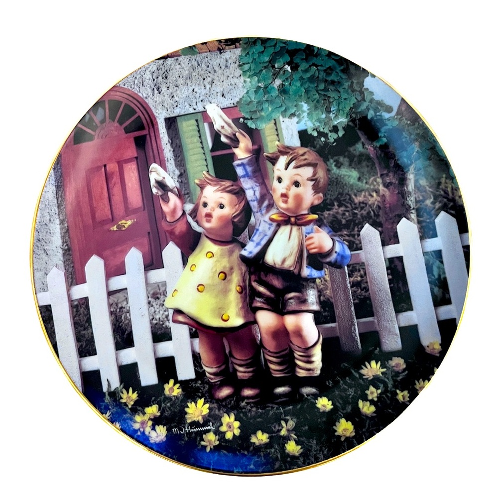 1992 Vintage “Come Back Soon” Limited Edition Hummel Collectible Plate